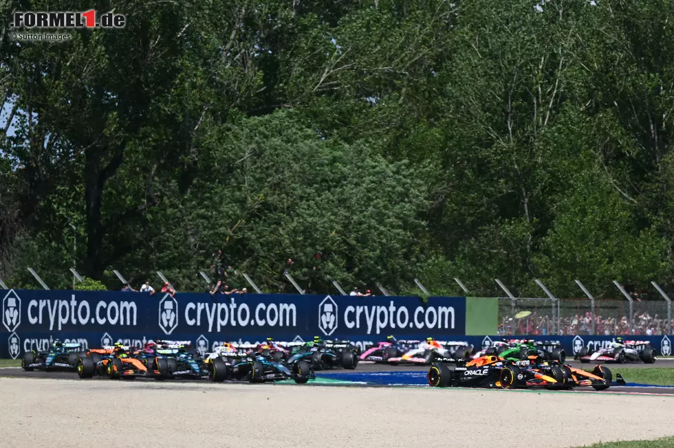 Oscar Piastri (McLaren), Max Verstappen (Red Bull), George Russell (Mercedes), Lando Norris (McLaren) und Fernando Alonso (Aston Martin) Foto zur News: Oscar Piastri (McLaren), Max Verstappen (Red Bull), George Russell (Mercedes), Lando Norris (McLaren) und Fernando Alonso (Aston Martin)