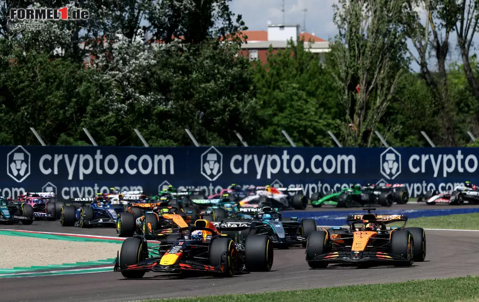 Max Verstappen (Red Bull), Oscar Piastri (McLaren), George Russell (Mercedes) und Lando Norris (McLaren) Foto zur News: Max Verstappen (Red Bull), Oscar Piastri (McLaren), George Russell (Mercedes) und Lando Norris (McLaren)