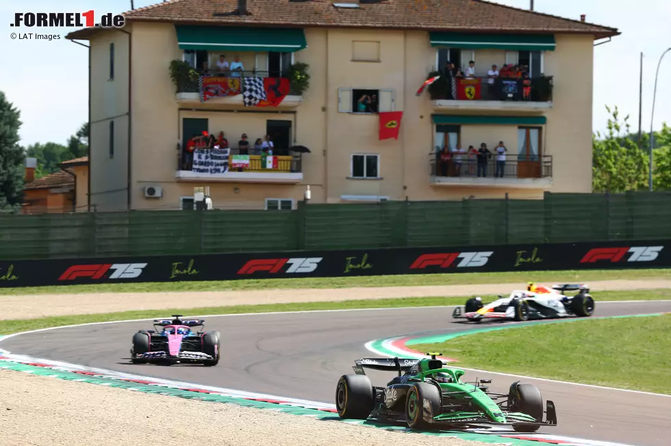 Foto zur News: Gabriel Bortoleto (Sauber), Pierre Gasly (Alpine) und Liam Lawson (Racing Bulls)
