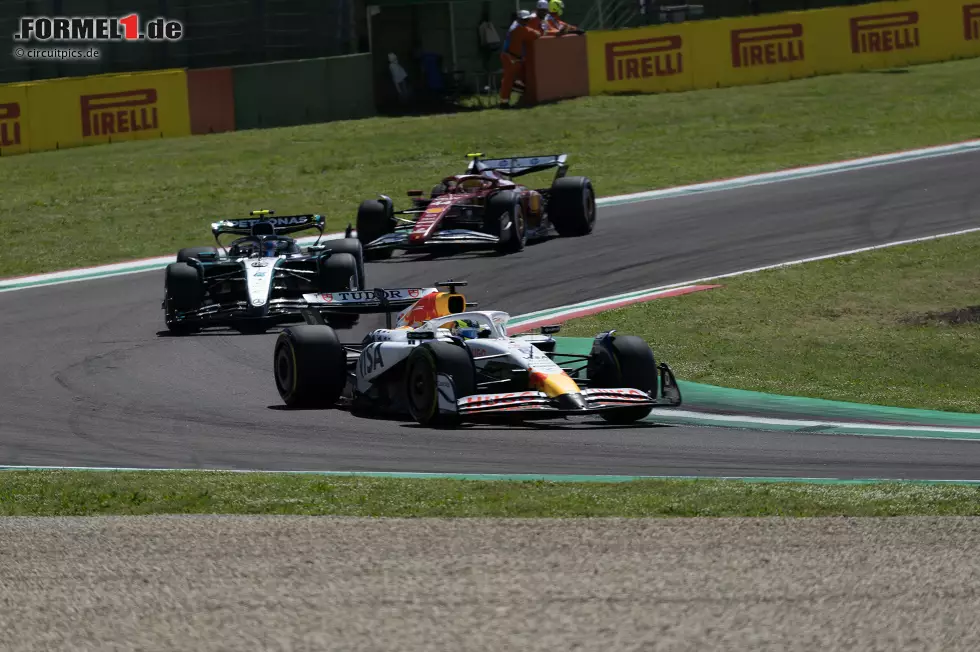 Foto zur News: Andrea Kimi Antonelli und Lewis Hamilton (Ferrari)