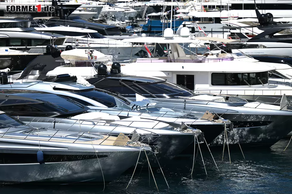 Foto zur News: Boote im Hafen von Monaco