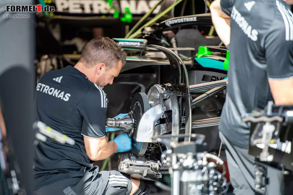 Foto zur News: Mercedes W16