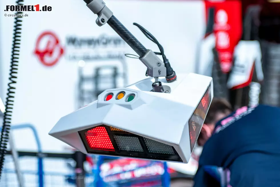 Foto zur News: Boxenampel von Haas