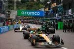 Foto zur News: Lando Norris (McLaren), Nico Hülkenberg (Sauber) und Isack Hadjar (Racing Bulls)