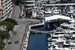 Foto zur News: Fernando Alonso (Aston Martin), Pierre Gasly (Alpine) und Oscar Piastri (McLaren)