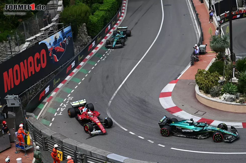 Foto zur News: Charles Leclerc (Ferrari) und Lance Stroll (Aston Martin)