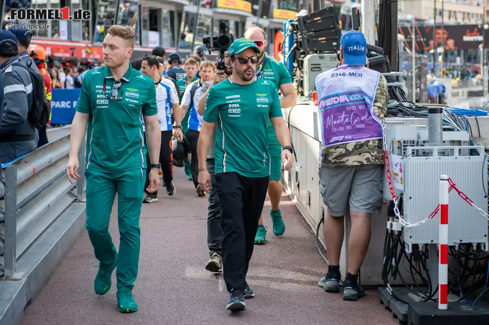 Foto zur News: Fernando Alonso (Aston Martin)