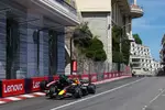 Foto zur News: Pierre Gasly (Alpine) und Yuki Tsunoda (Red Bull)