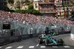Foto zur News: Lance Stroll (Aston Martin) und Oliver Bearman (Haas)