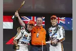 Foto zur News: Lando Norris (McLaren), Zak Brown und Oscar Piastri (McLaren)