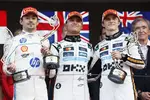 Foto zur News: Lando Norris (McLaren), Charles Leclerc (Ferrari) und Oscar Piastri (McLaren)
