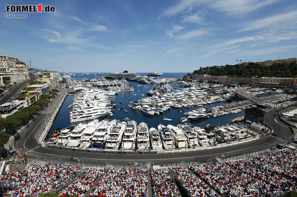 Foto zur News: Yuki Tsunoda (Red Bull), Oliver Bearman (Haas) und Gabriel Bortoleto (Sauber)