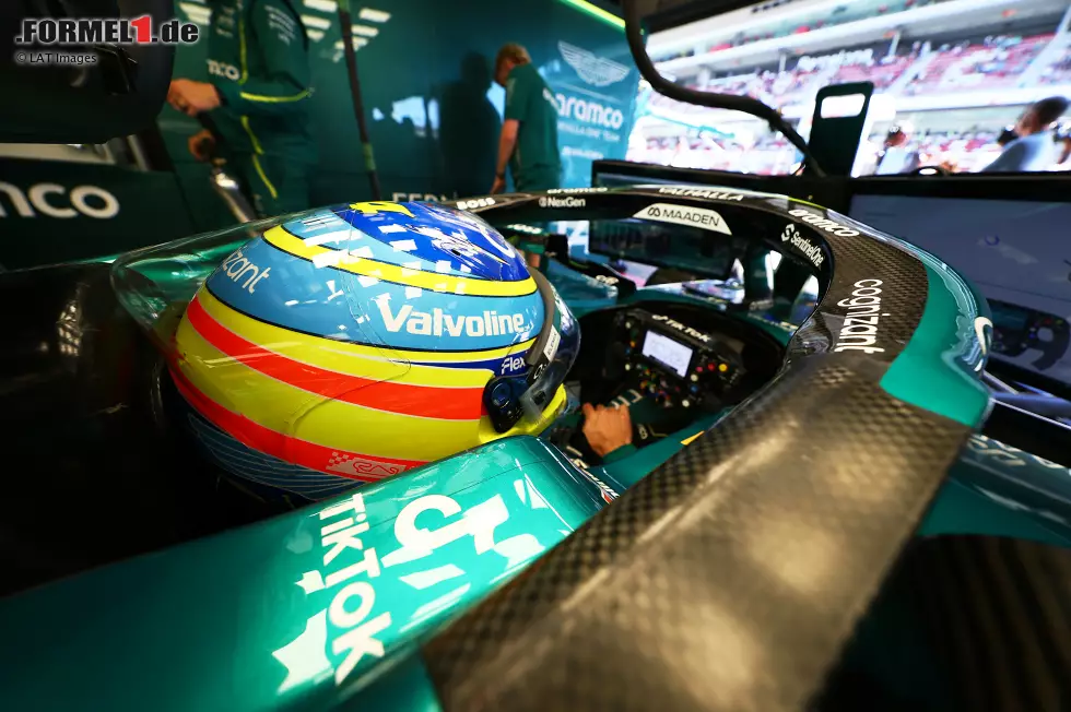 Foto zur News: Fernando Alonso (Aston Martin)