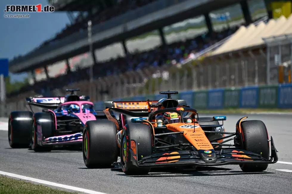 Foto zur News: Oscar Piastri (McLaren) und Pierre Gasly (Alpine)