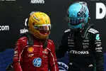 Foto zur News: Lewis Hamilton (Ferrari) und George Russell (Mercedes)
