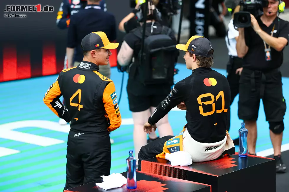 Foto zur News: Lando Norris (McLaren) und Oscar Piastri (McLaren)