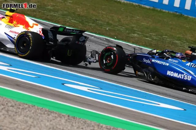 Foto zur News: Formel-1-Liveticker: Beide Autos mit Schäden - Vowles erklärt Williams-Drama