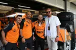 Foto zur News: Fußballstar Harry Kane zu Besuch bei McLaren