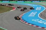 Foto zur News: Lando Norris (McLaren), Charles Leclerc (Ferrari), George Russell (Mercedes) und Max Verstappen (Red Bull)