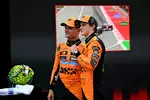 Foto zur News: Oscar Piastri (McLaren) und Lando Norris (McLaren)