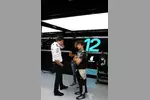 Foto zur News: Andrea Kimi Antonelli und Toto Wolff