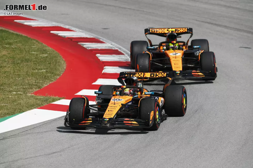 Foto zur News: Oscar Piastri (McLaren) und Lando Norris (McLaren)