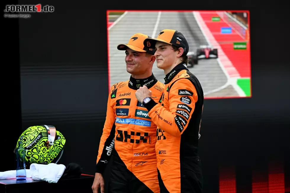 Foto zur News: Oscar Piastri (McLaren) und Lando Norris (McLaren)