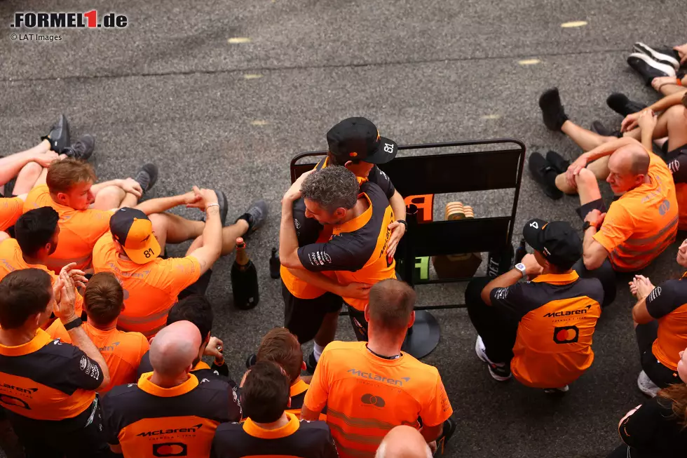 Foto zur News: Oscar Piastri (McLaren) und Andrea Stella