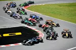 Foto zur News: George Russell (Mercedes), Max Verstappen (Red Bull) und Oscar Piastri (McLaren)