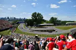 Foto zur News: Andrea Kimi Antonelli, Oscar Piastri (McLaren) und Lewis Hamilton (Ferrari)