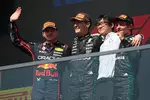 Foto zur News: Andrea Kimi Antonelli, George Russell (Mercedes) und Max Verstappen (Red Bull)