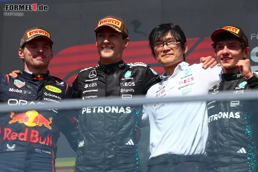 Foto zur News: Andrea Kimi Antonelli, George Russell (Mercedes) und Max Verstappen (Red Bull)