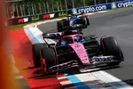 Foto zur News: Alexander Albon (Williams) und Pierre Gasly (Alpine)
