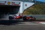 Foto zur News: Guanyu Zhou (Ferrari)
