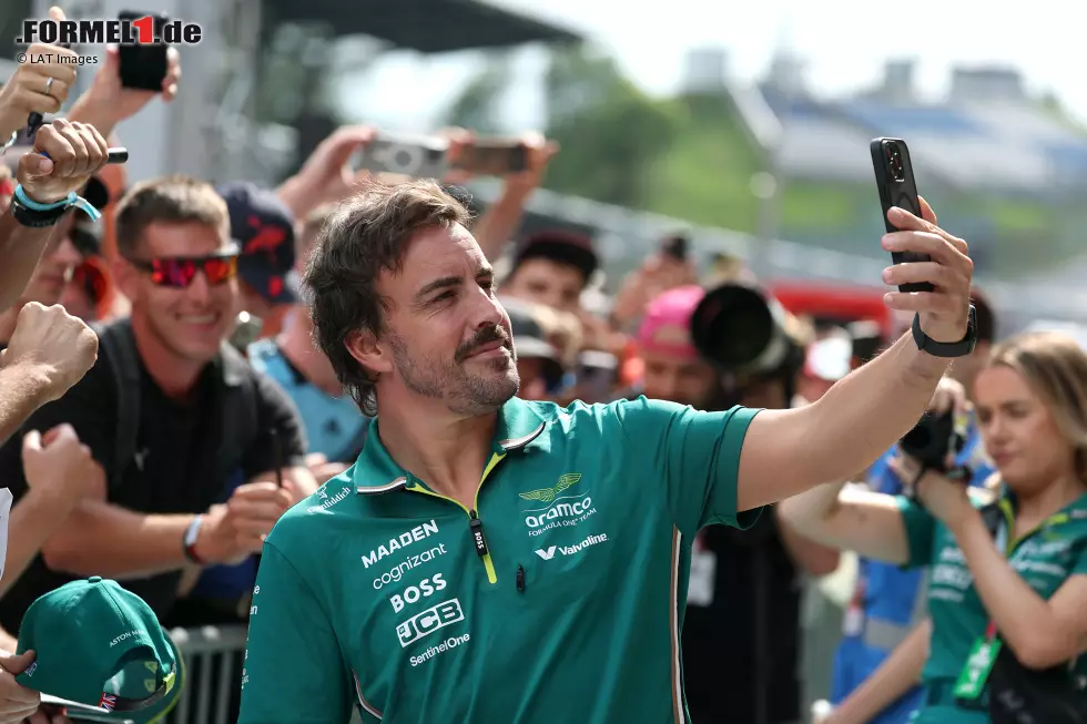 Foto zur News: Fernando Alonso (Aston Martin)