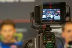 Foto zur News: Isack Hadjar (Racing Bulls), Max Verstappen (Red Bull) und Pierre Gasly (Alpine)