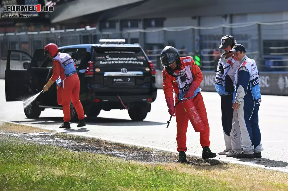 Foto zur News: Gras brennt am Red-Bull-Ring und muss gelöscht werden