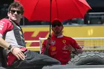 Foto zur News: Charles Leclerc (Ferrari) und Lewis Hamilton (Ferrari)