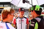 Foto zur News: Oliver Bearman (Haas), Gabriel Bortoleto (Sauber) und Liam Lawson (Racing Bulls)