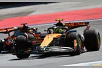 Foto zur News: Lando Norris (McLaren) und Oscar Piastri (McLaren)