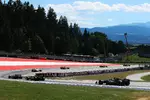 Foto zur News: Andrea Kimi Antonelli, Max Verstappen (Red Bull) und Gabriel Bortoleto (Sauber)