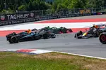 Foto zur News: Andrea Kimi Antonelli und Max Verstappen (Red Bull)