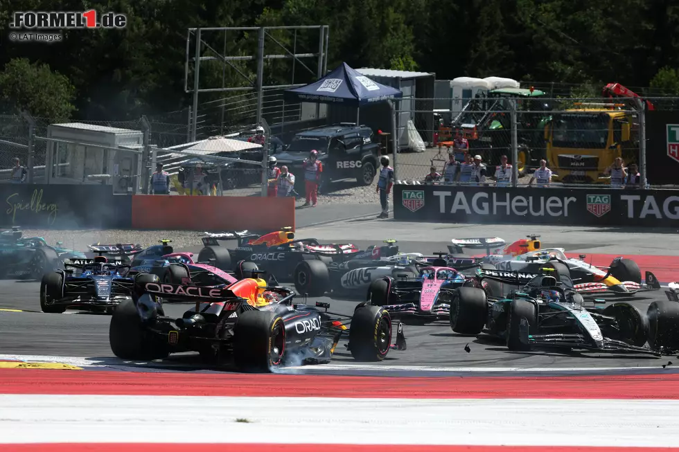 Foto zur News: Andrea Kimi Antonelli und Max Verstappen (Red Bull)