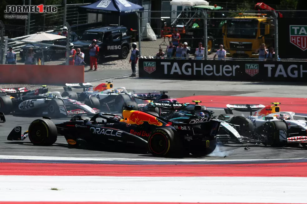 Foto zur News: Andrea Kimi Antonelli und Max Verstappen (Red Bull)