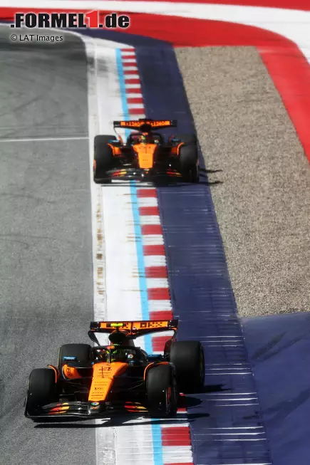 Foto zur News: Lando Norris (McLaren) und Oscar Piastri (McLaren)