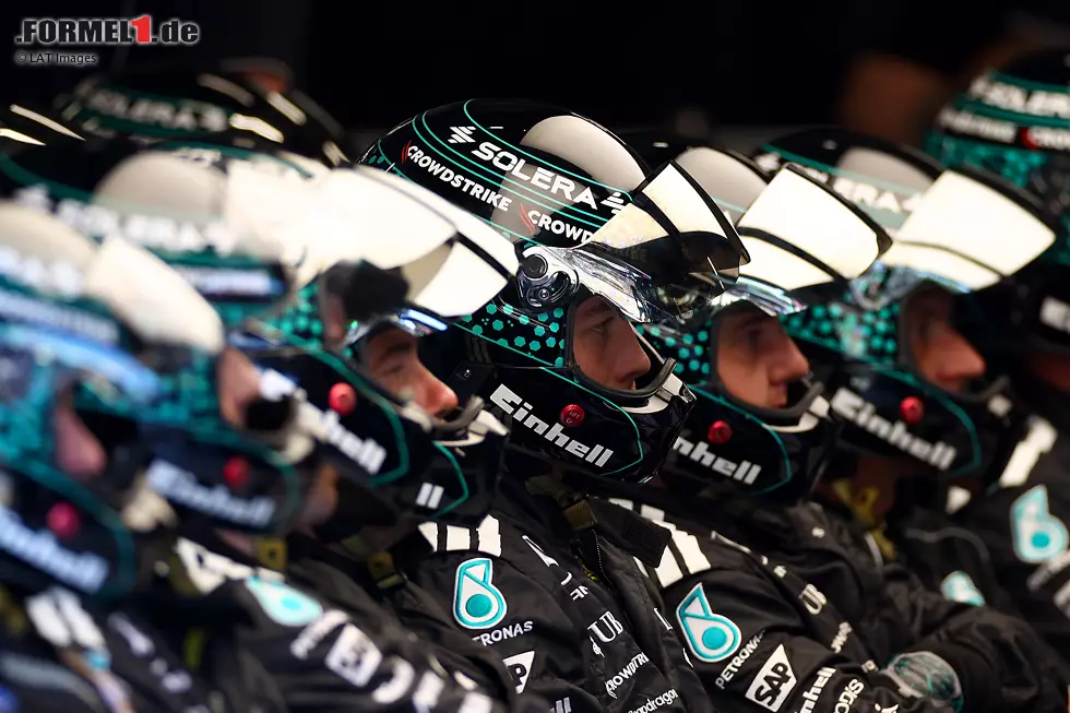 Foto zur News: Mercedes-Boxencrew