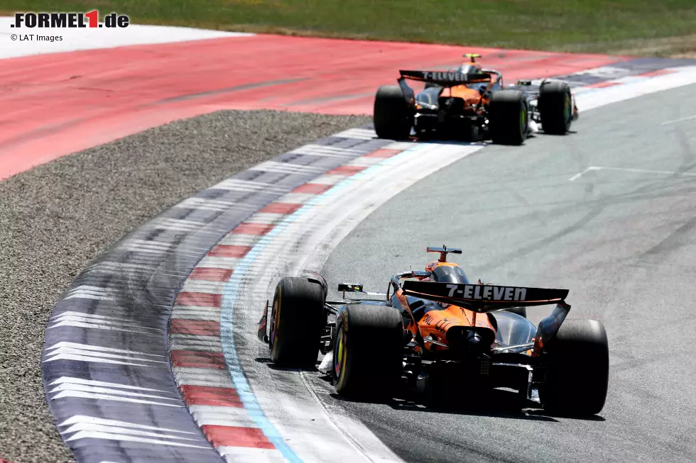 Foto zur News: Lando Norris (McLaren) und Oscar Piastri (McLaren)
