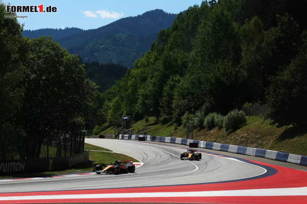 Foto zur News: Lando Norris (McLaren) und Oscar Piastri (McLaren)