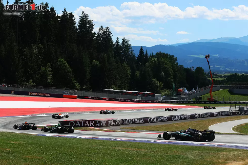 Foto zur News: Andrea Kimi Antonelli, Max Verstappen (Red Bull) und Gabriel Bortoleto (Sauber)