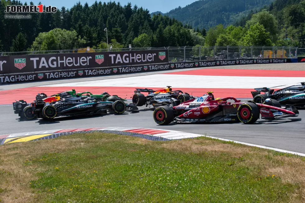 Foto zur News: Andrea Kimi Antonelli und Max Verstappen (Red Bull)